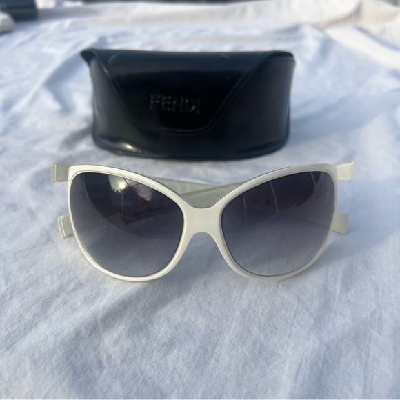 💎 RARE 💎 Fendi White Logo Shield Sunglasses - Picture 11 of 12